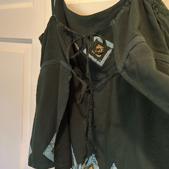 “Creative Cottons” open back top - Picture 5 of 10